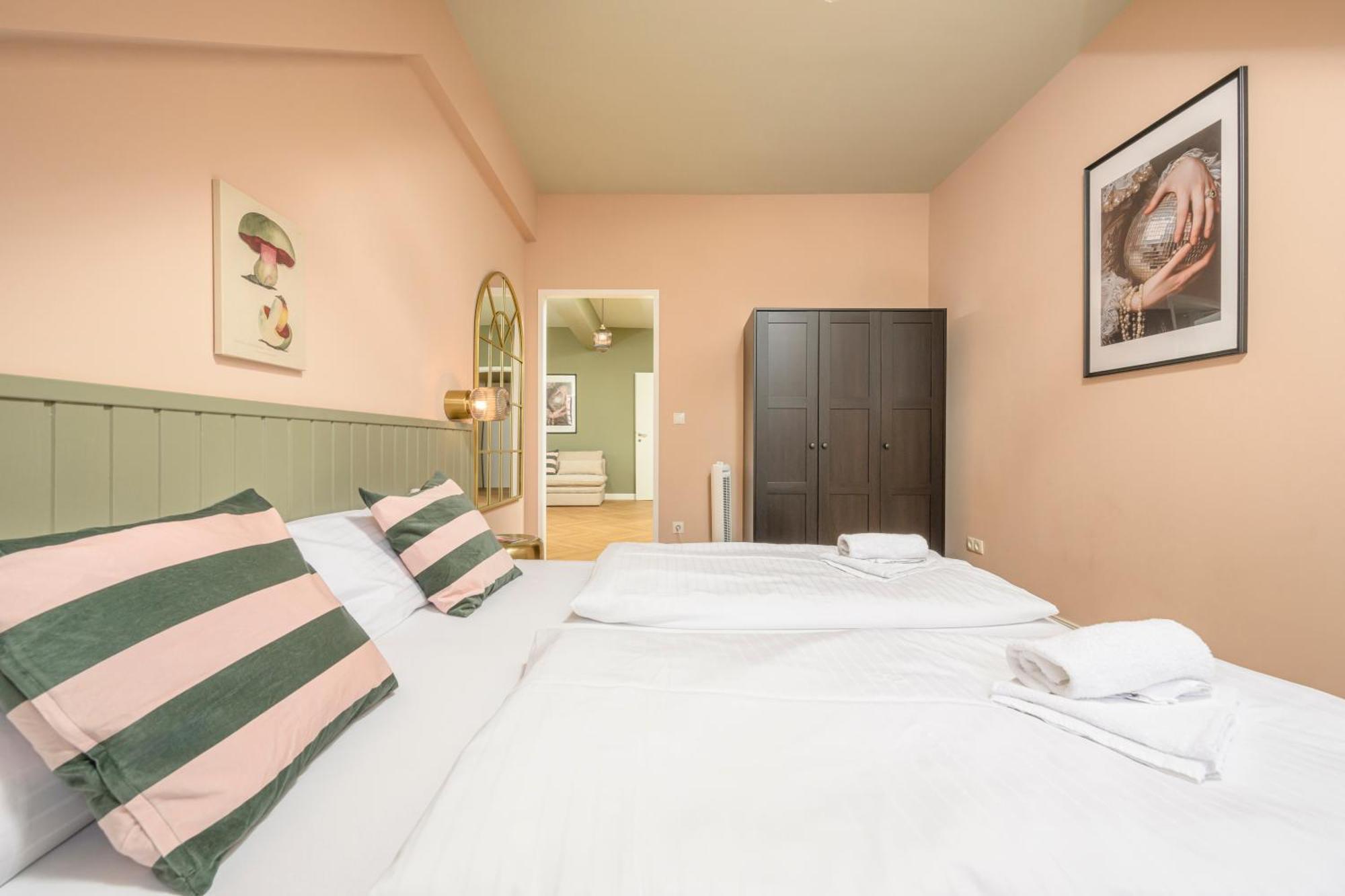 Palais Palffy Suits Вена Экстерьер фото