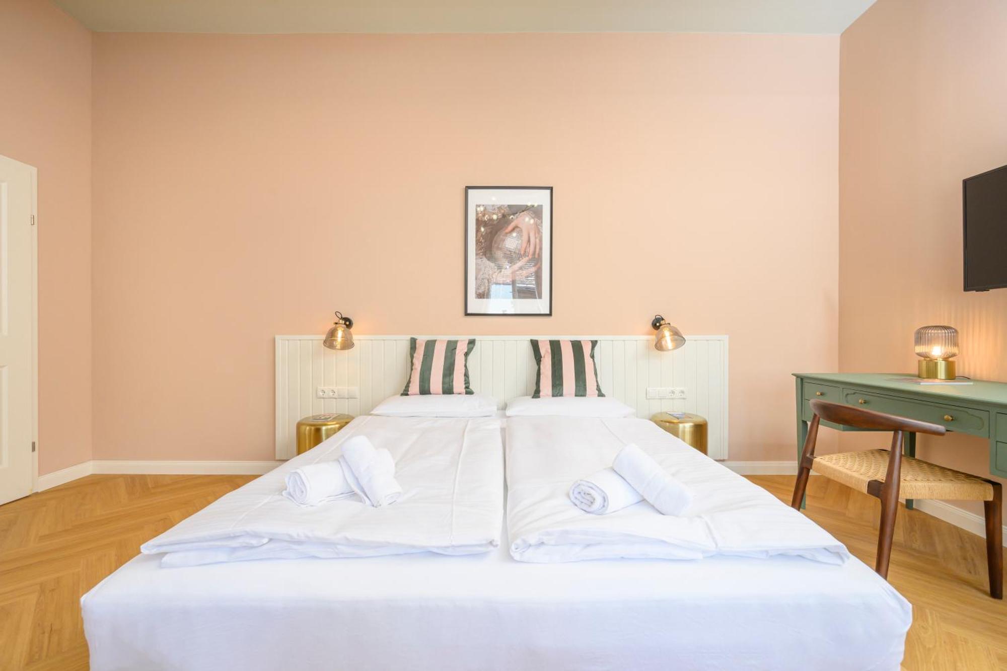 Palais Palffy Suits Вена Экстерьер фото